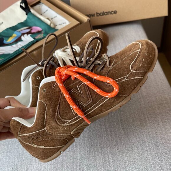 Miu Miu x New Balance 530 SL Sneakers - Picture 5 of 9